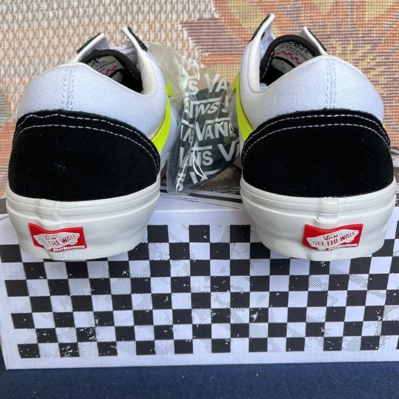 Vans WMNS Skate Old Skool
Neon True White/Yellow
VN0A5FCB6M5 sneakers - Picture 14 of 16
